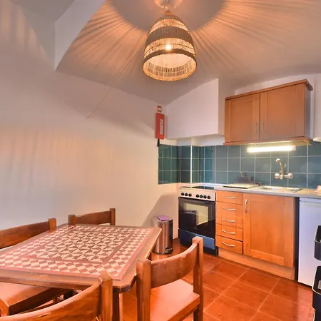 Apartment Beguest Oura Vilanova *